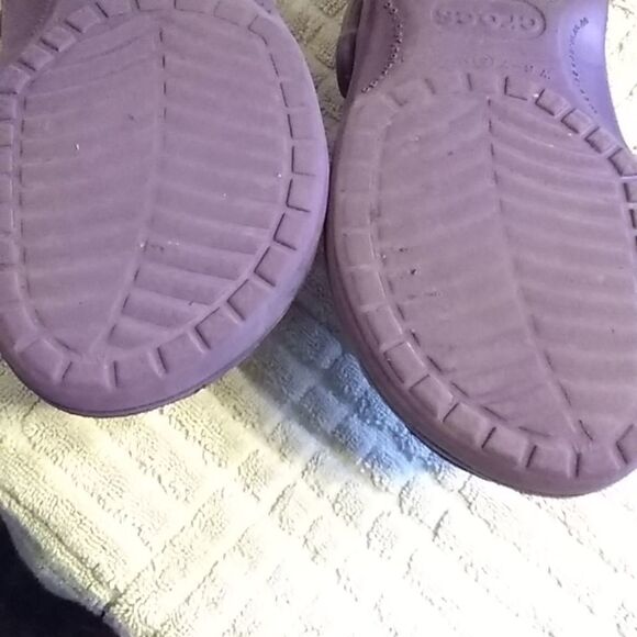 Crocs. Unisex  - Picture 3 of 3